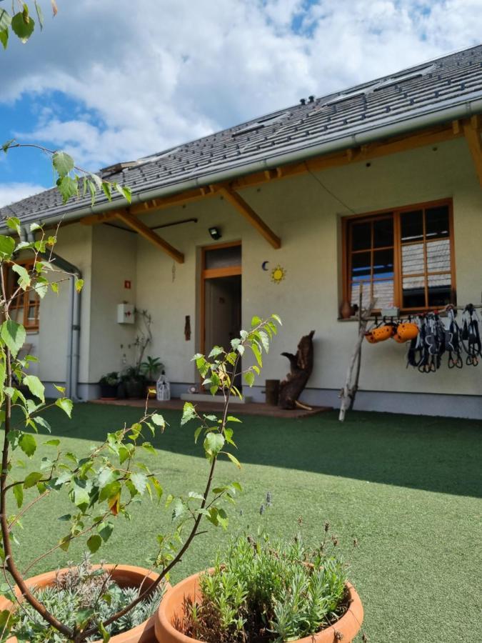 Bikeski Family Hotel, B&B, Apartaments, Rooms Mezica Экстерьер фото